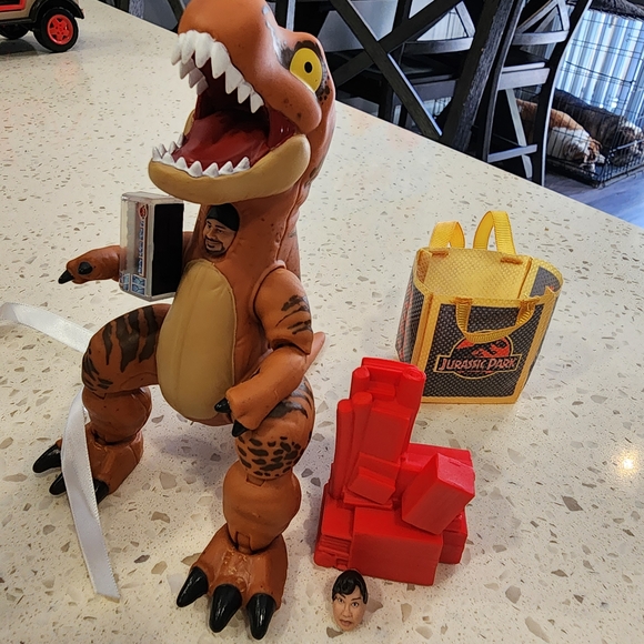 Mattel Hammond Collection Tyrannasaurus Rex Convetion Crasher SDCC 2025 NIB - Picture 4 of 8